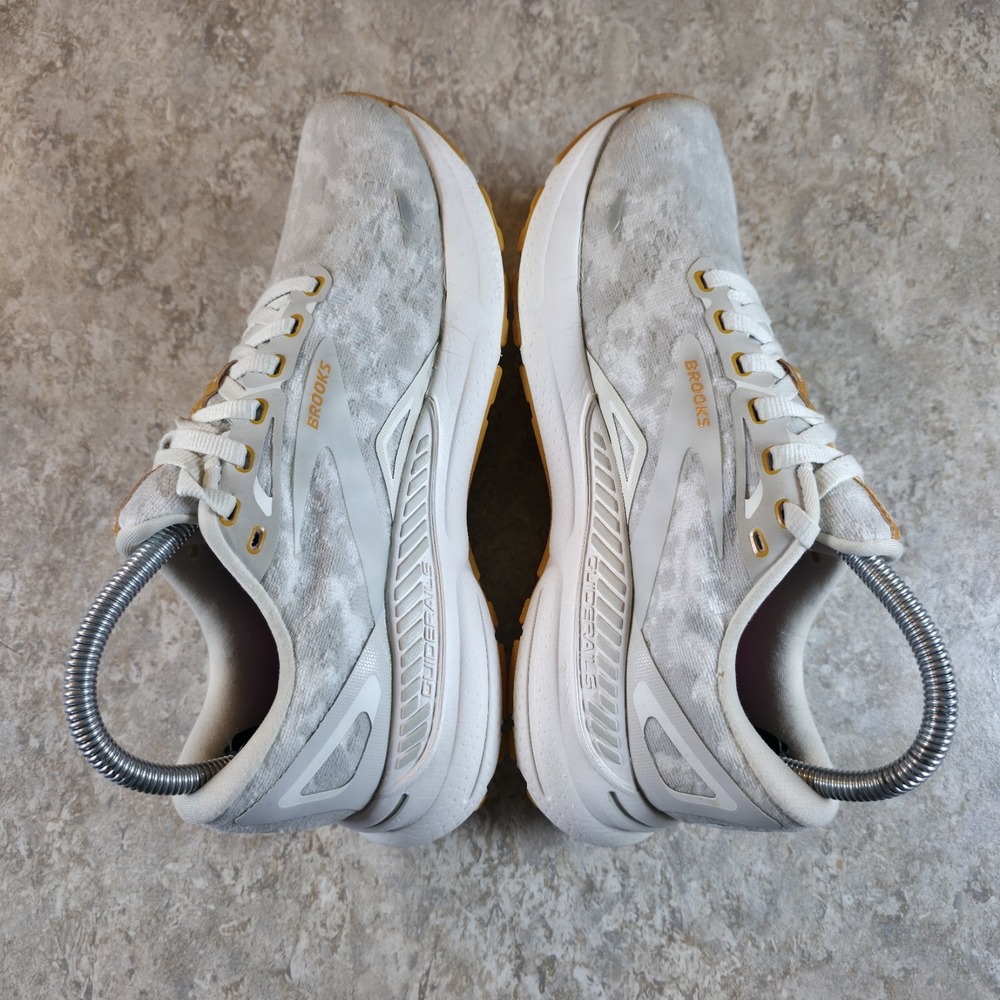 Brooks Adrenaline GTS 23 Womens 8 White Gray Running Shoes Sneakers *Barely Worn - Picture 5 of 9